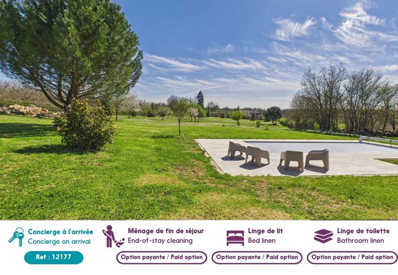 Maison à Gabillou - À la campagne, belle maison pour 8 avec piscine