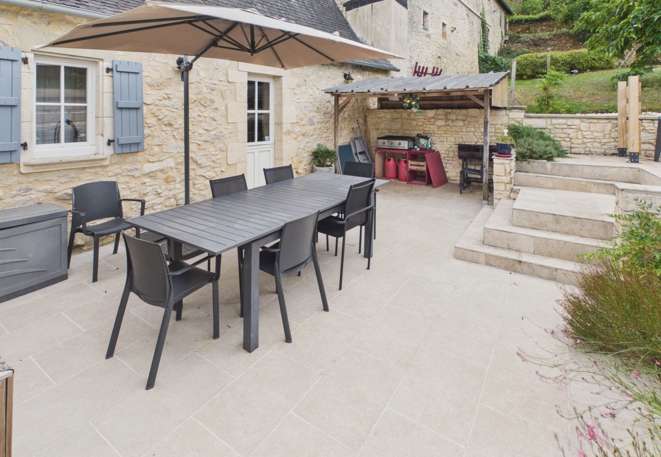 Maison à Coly - Coeur de village, maison pour 8 avec piscine