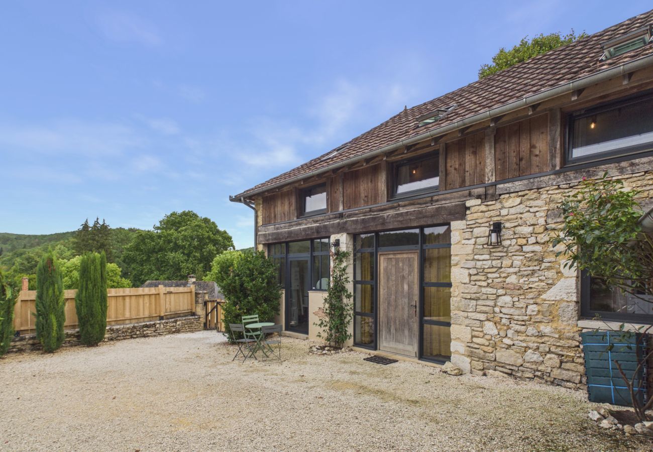 Maison à Coly - Coeur de village, maison pour 8 avec piscine