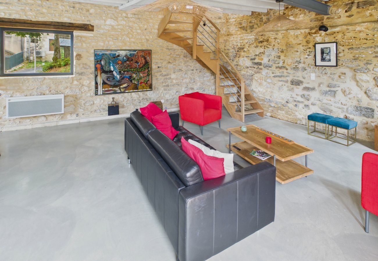 Maison à Coly - Coeur de village, maison pour 8 avec piscine