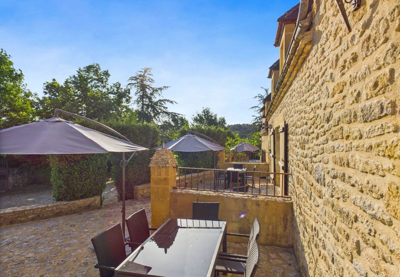 Maison à La Chapelle-Aubareil - Grande maison pour 15 avec piscine et tennis
