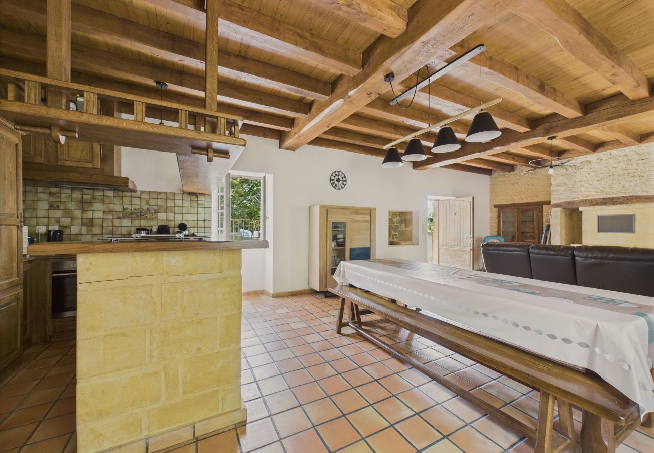 Maison à La Chapelle-Aubareil - Grande maison pour 15 avec piscine et tennis