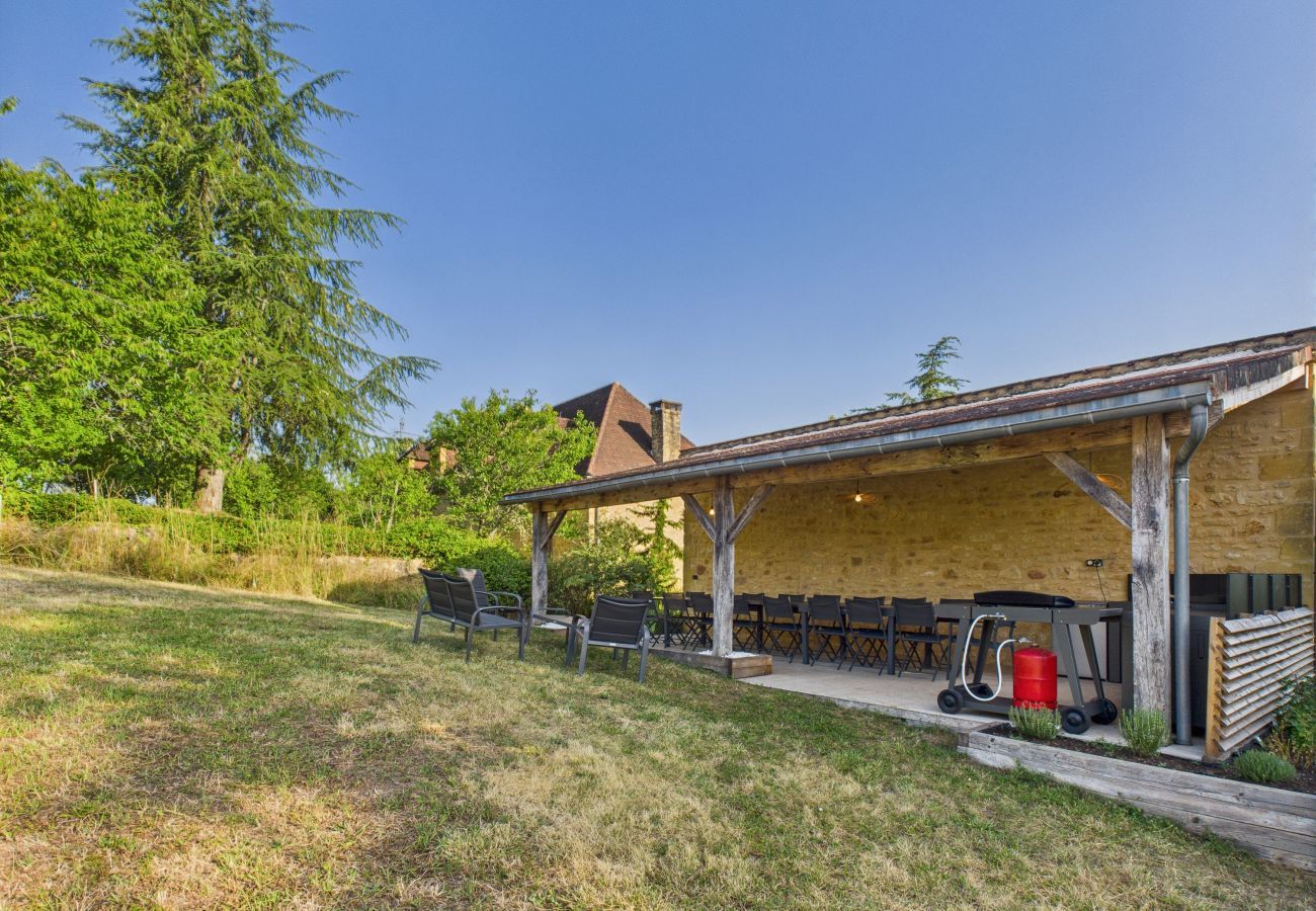 Maison à La Chapelle-Aubareil - Grande maison pour 15 avec piscine et tennis