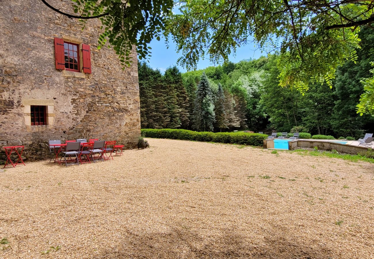 Maison à Saint-Paul-la-Roche - Grande maison pour 8 - Tranquillité - Piscine