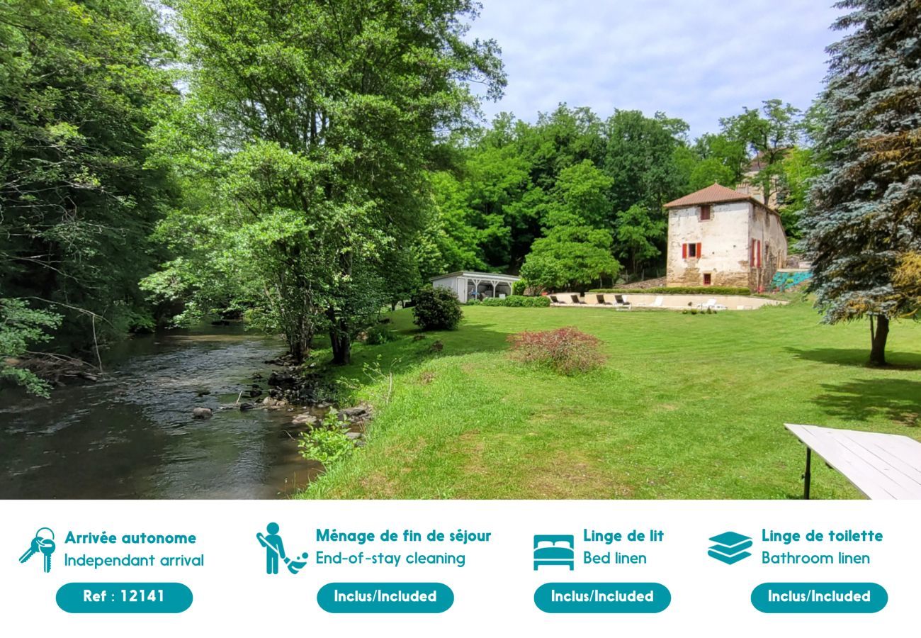 Maison à Saint-Paul-la-Roche - Grande maison pour 8 - Tranquillité - Piscine