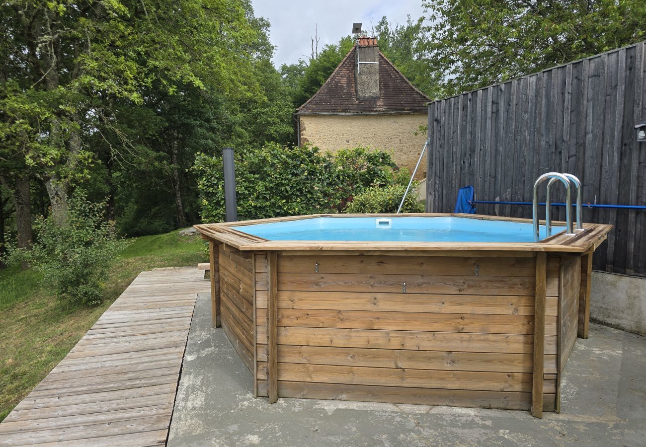 Maison à Rouffignac-Saint-Cernin-de-Reilhac - Au coeur de la Dordogne, maison pour 6, piscine
