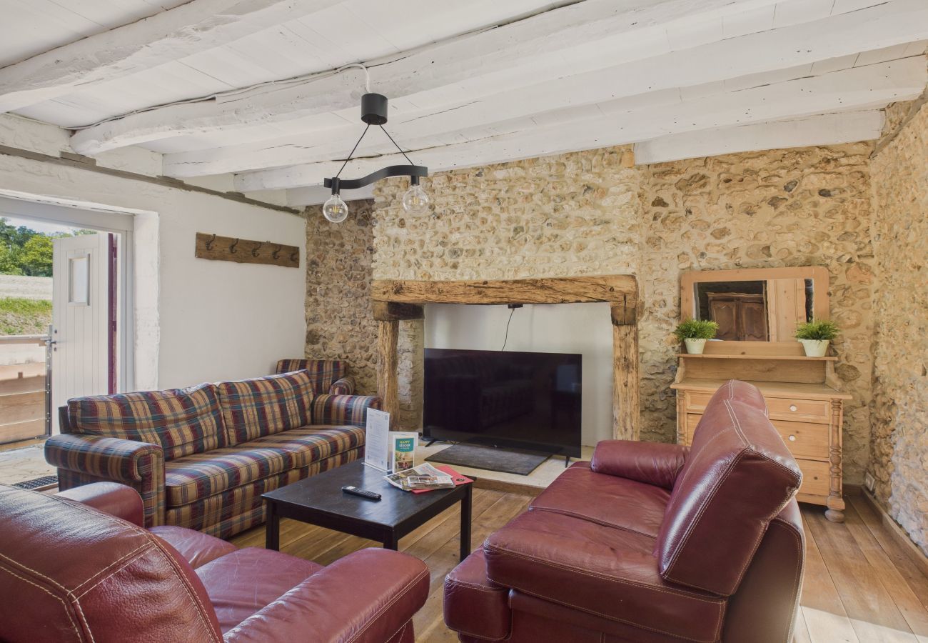 Maison à Rouffignac-Saint-Cernin-de-Reilhac - Au coeur de la Dordogne, maison pour 6, piscine