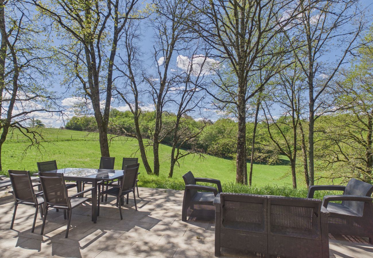 Maison à Rouffignac-Saint-Cernin-de-Reilhac - Au coeur de la Dordogne, maison pour 6, piscine