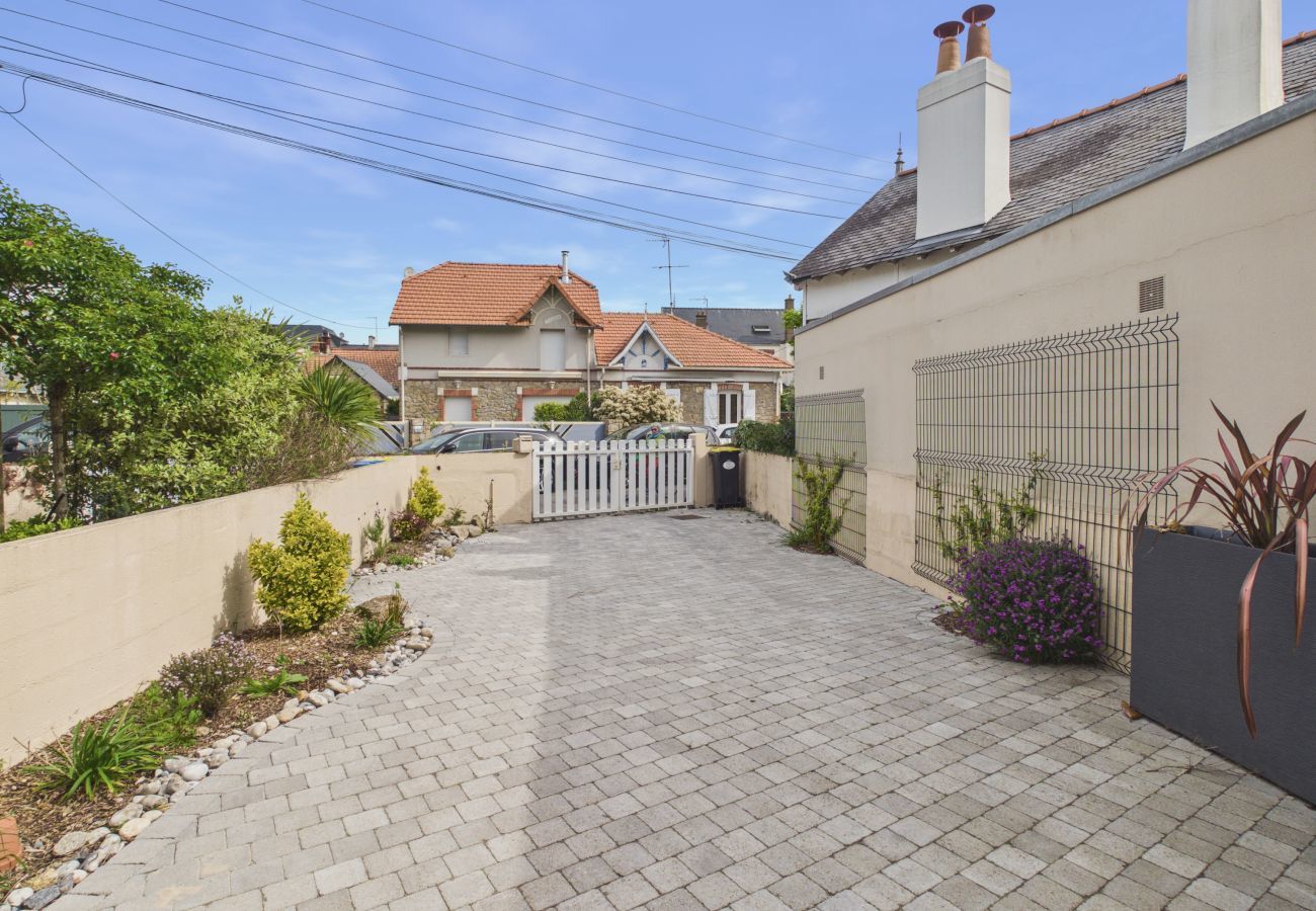 Maison à Pornichet - 450m des plages, maison pour 2 adultes 2 enfants