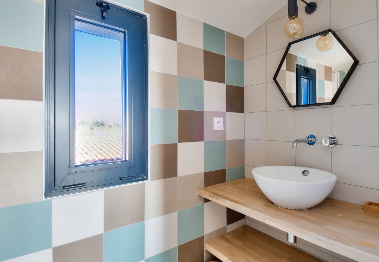 Maison à La Guérinière - Vue Exceptionnelle- piscine et accès plage direct!