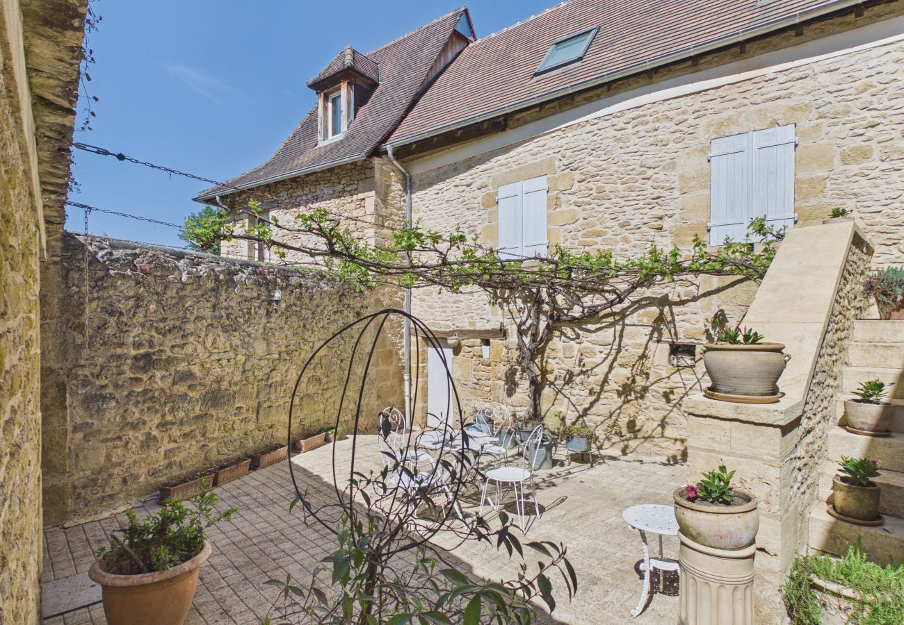 Maison à Saint-Léon-sur-Vézère - Maison en pierre au pied de La Vézère, pour 6