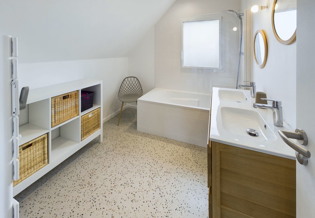 Maison à Penmarch - Maison pour 10 - Jardin - 600m de la plage