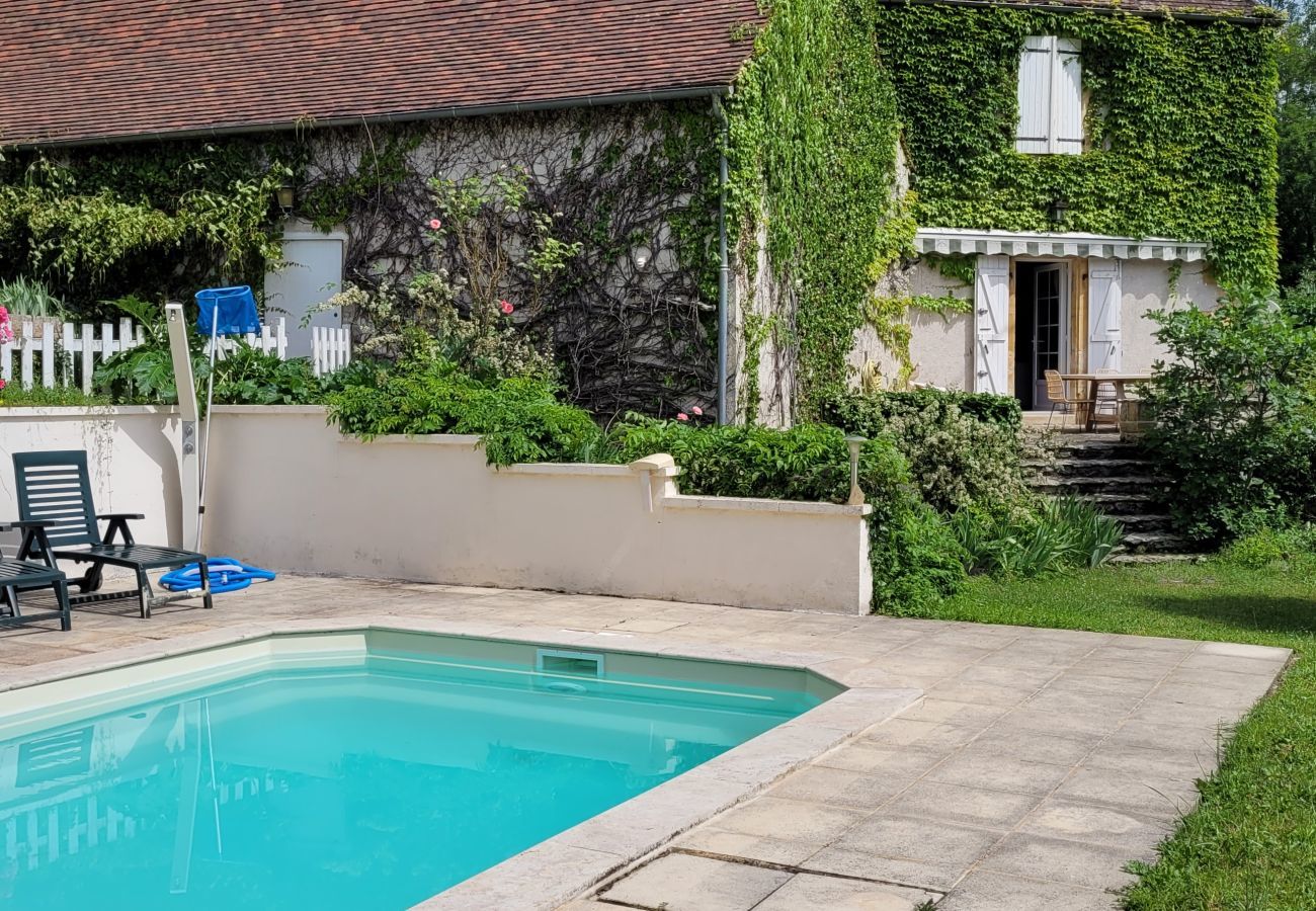 Maison à Thonac - Villa 