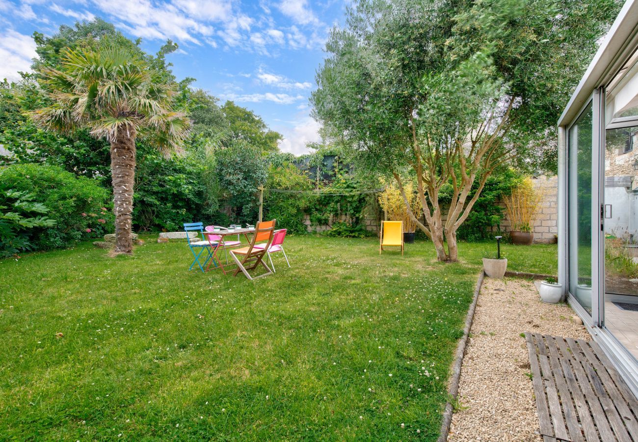 Maison à Plouguerneau - Charmante maison en pierre avec jardin à Lilia