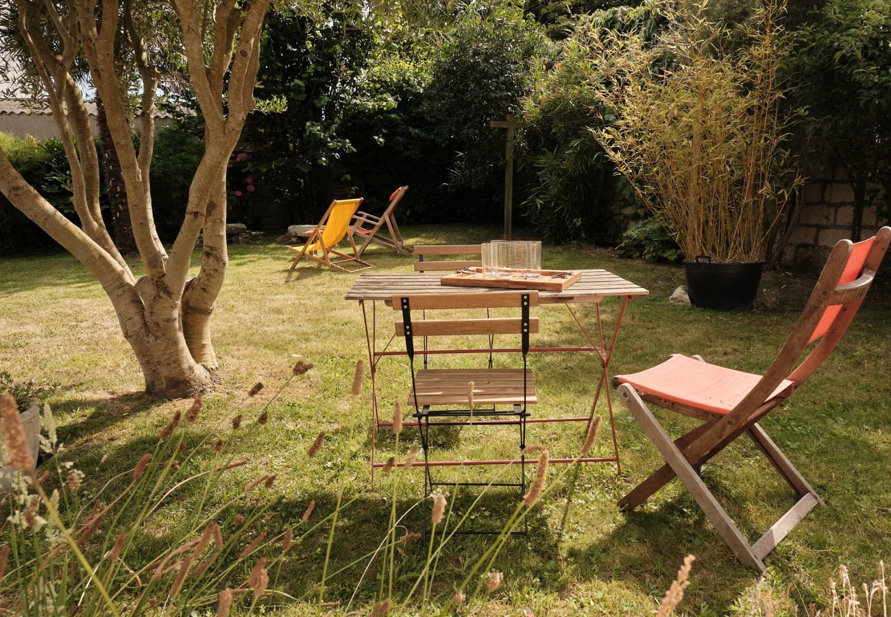 Maison à Plouguerneau - Charmante maison en pierre avec jardin à Lilia