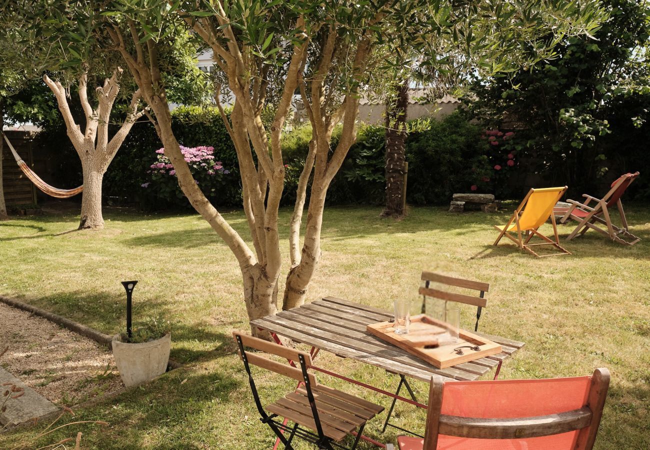 Maison à Plouguerneau - Charmante maison en pierre avec jardin à Lilia