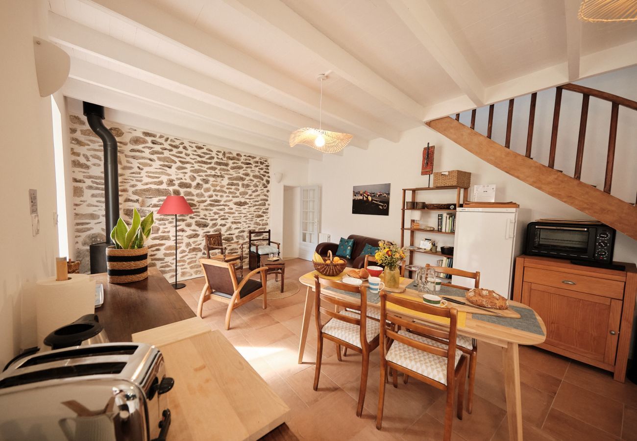 Maison à Plouguerneau - Charmante maison en pierre avec jardin à Lilia