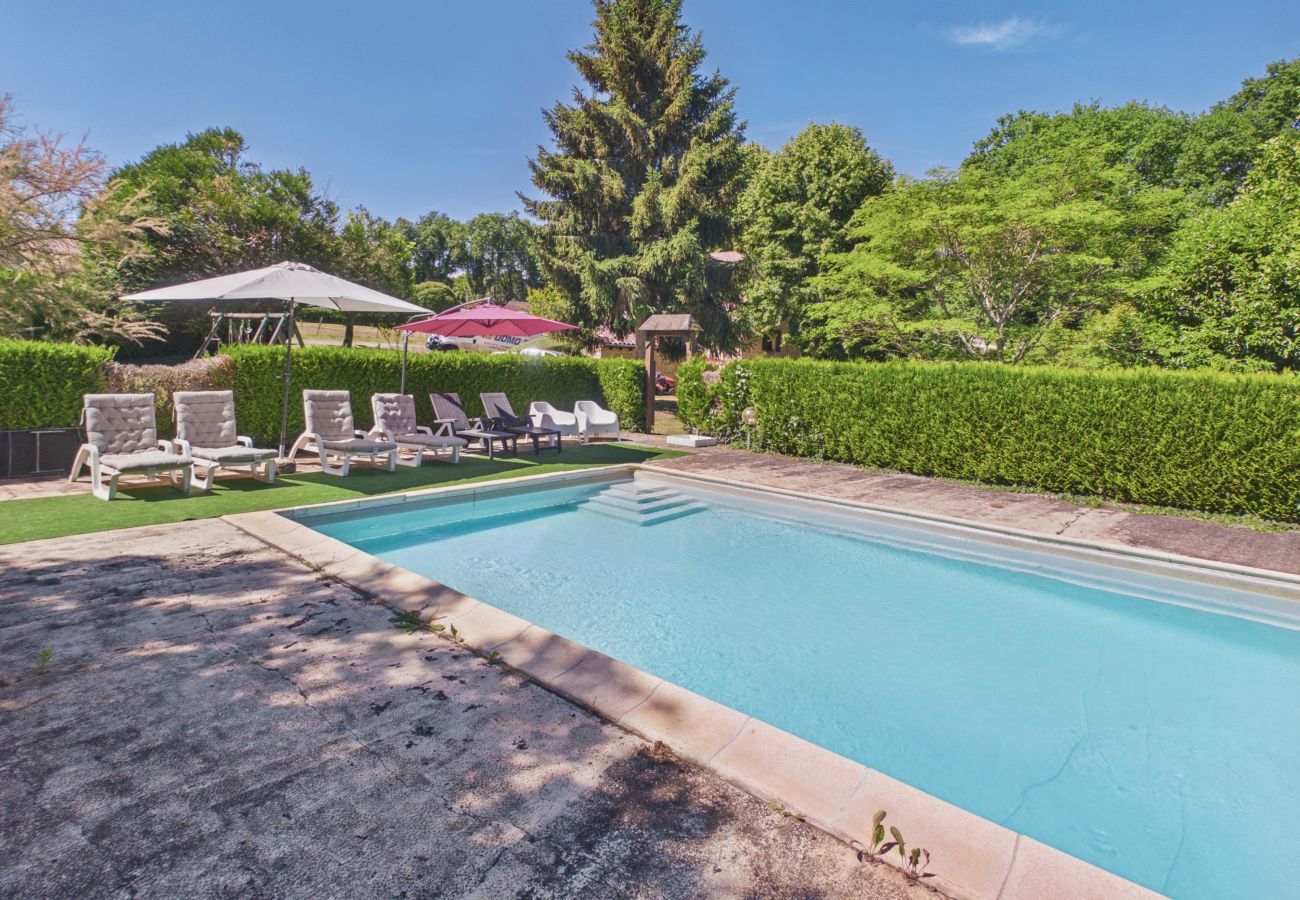 Maison à Saint-Crépin-et-Carlucet - Maison de campagne pour 6 avec piscine et jardin