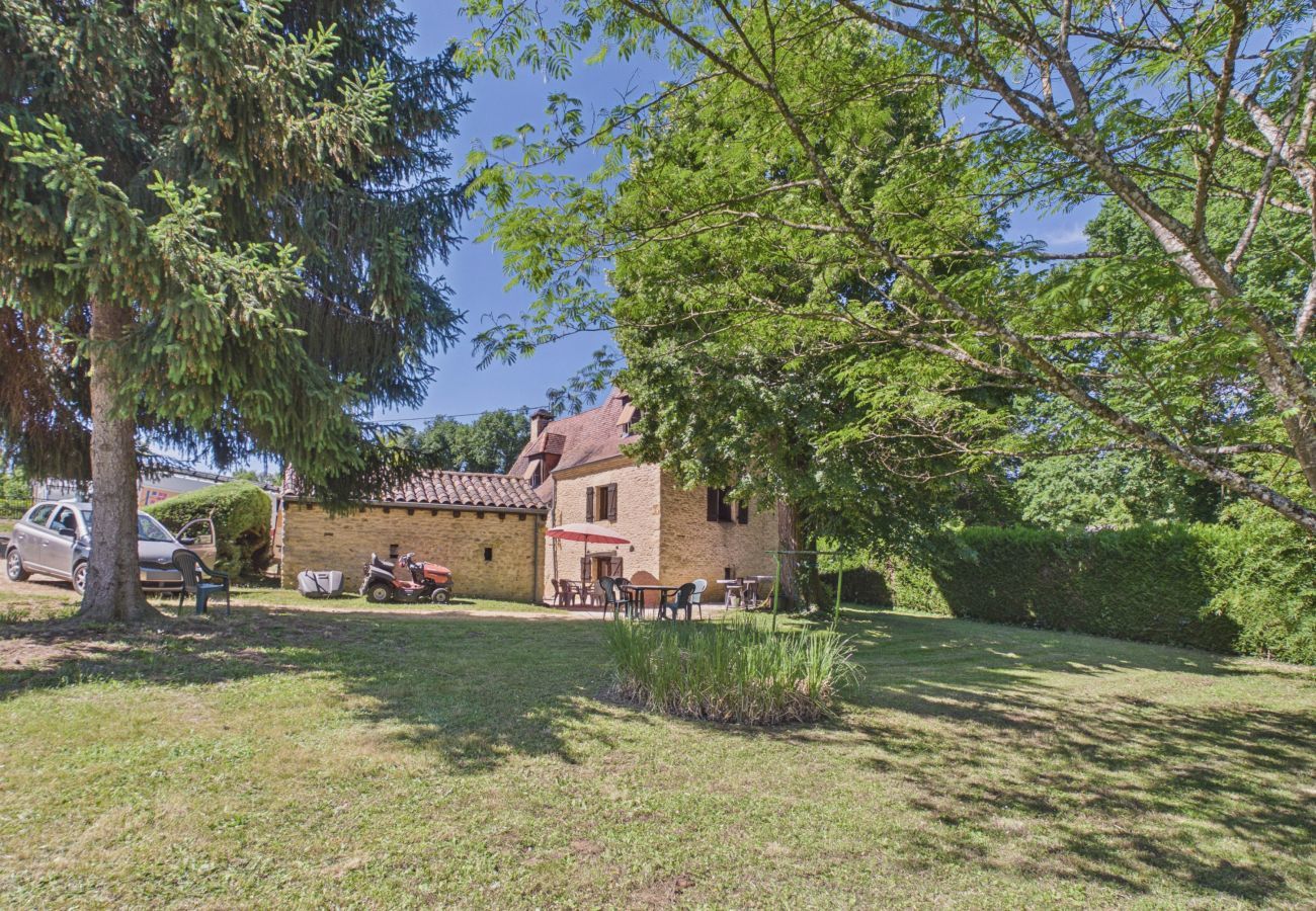 Maison à Saint-Crépin-et-Carlucet - Maison de campagne pour 6 avec piscine et jardin