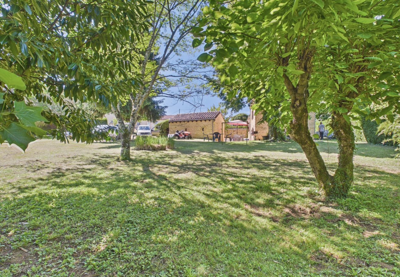 Maison à Saint-Crépin-et-Carlucet - Maison de campagne pour 6 avec piscine et jardin