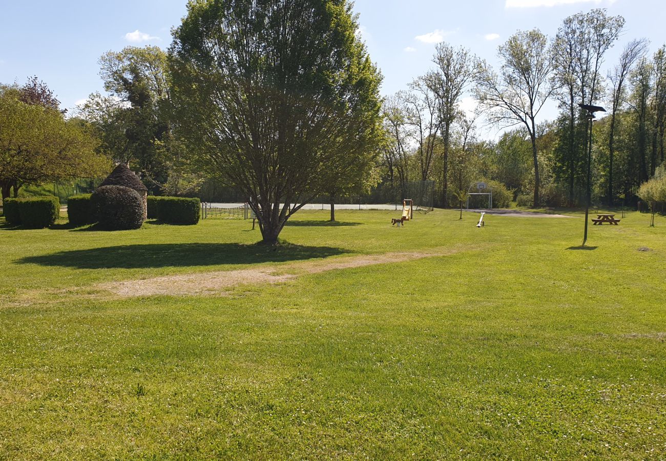 Maison à Auriac-du-Périgord - Escapade à 2 sur Auriac avec jardin cosy 