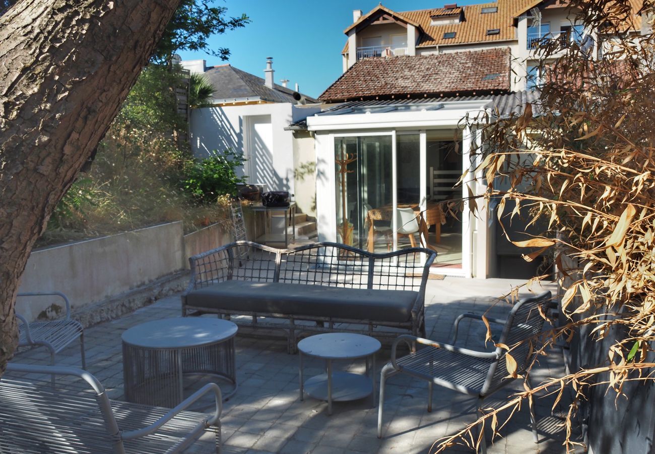 Appartement à Saint-Brevin-les-Pins - Appart-patio Centre-ville à 100m de la plage