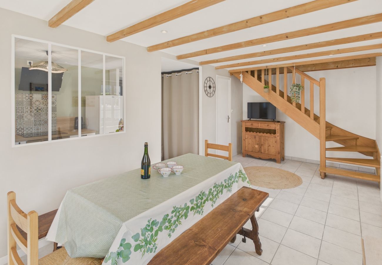 Maison à Saint-Jean-Trolimon - Agréable maison avec grand jardin pour 4