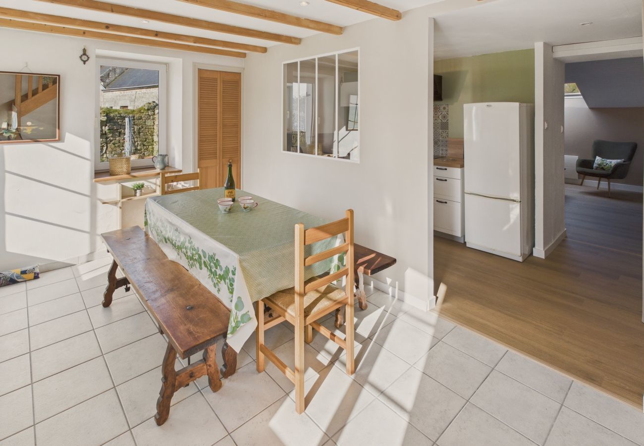 Maison à Saint-Jean-Trolimon - Agréable maison avec grand jardin pour 4