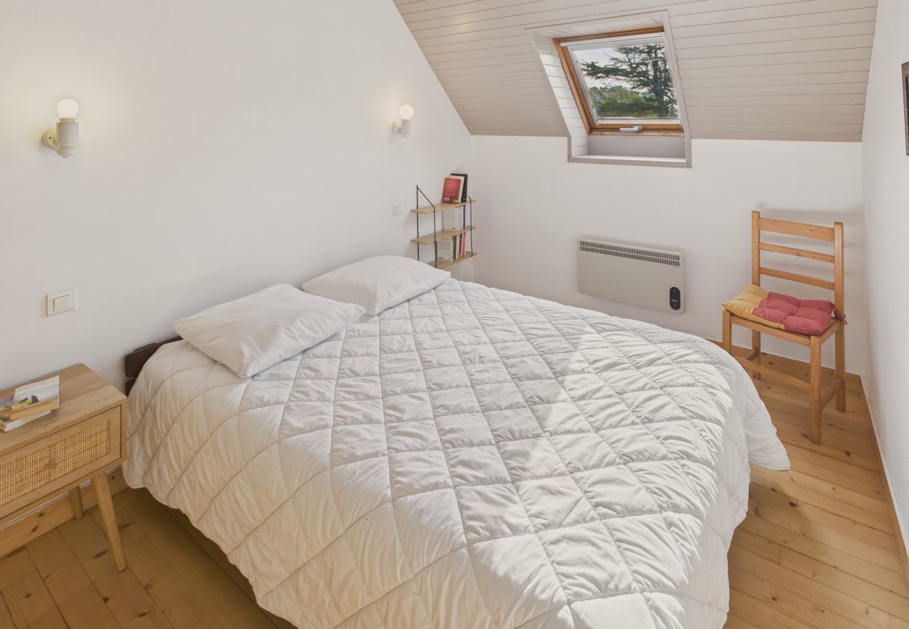 Maison à Saint-Jean-Trolimon - Agréable maison avec grand jardin pour 4