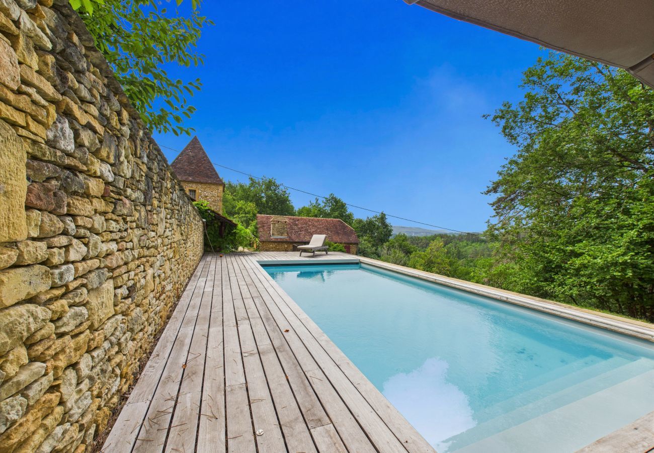 Maison à Saint-Léon-sur-Vézère - Belle maison avec piscine pour 6 personnes