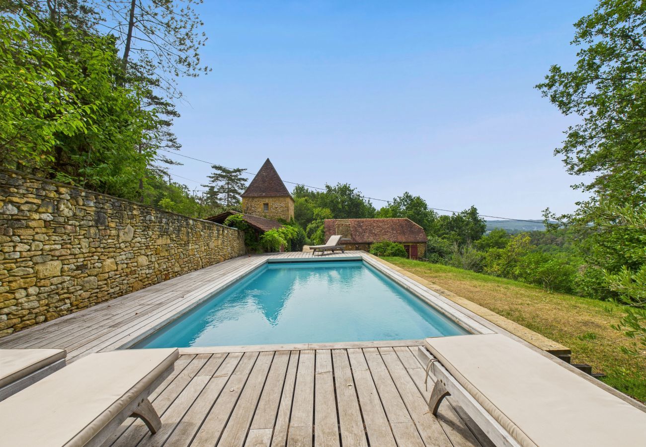 Maison à Saint-Léon-sur-Vézère - Belle maison avec piscine pour 6 personnes