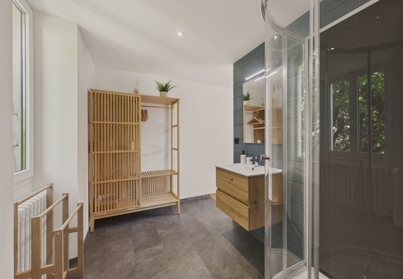 Maison à Terrasson-Lavilledieu - Grand jardin et terrasse pour 7 personnes