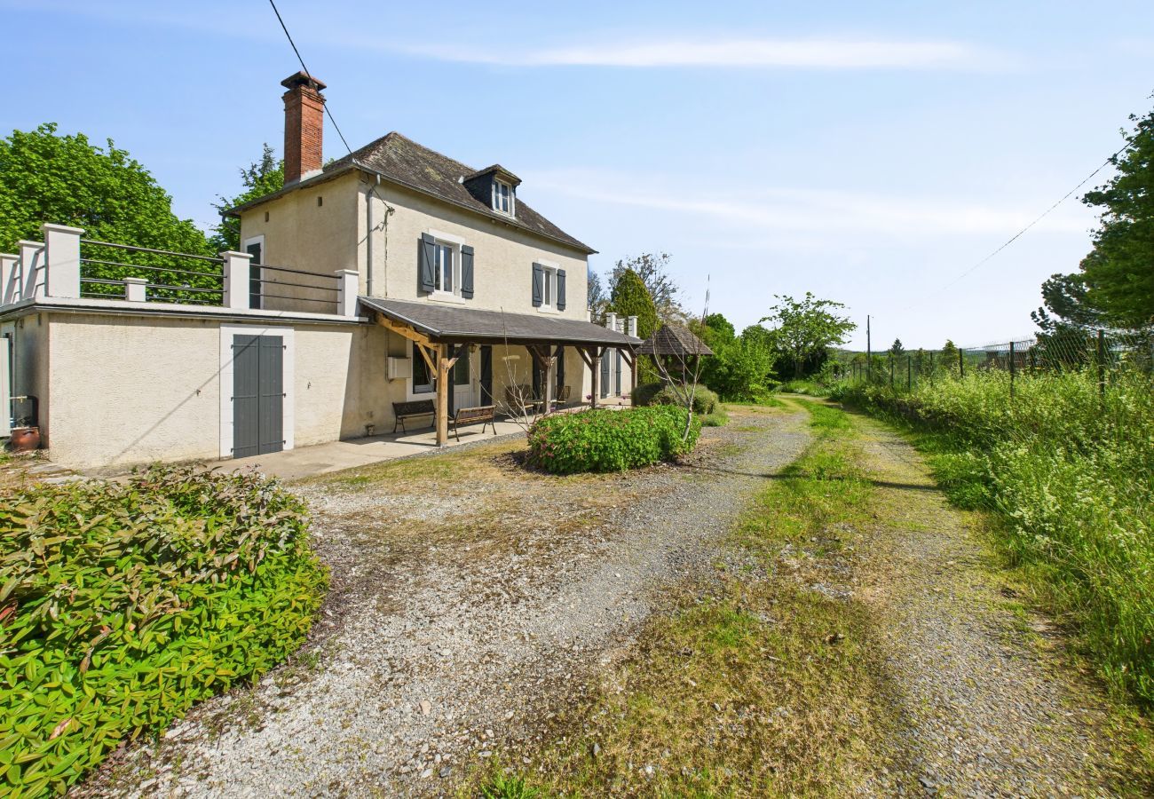Maison à Terrasson-Lavilledieu - Grand jardin et terrasse pour 7 personnes