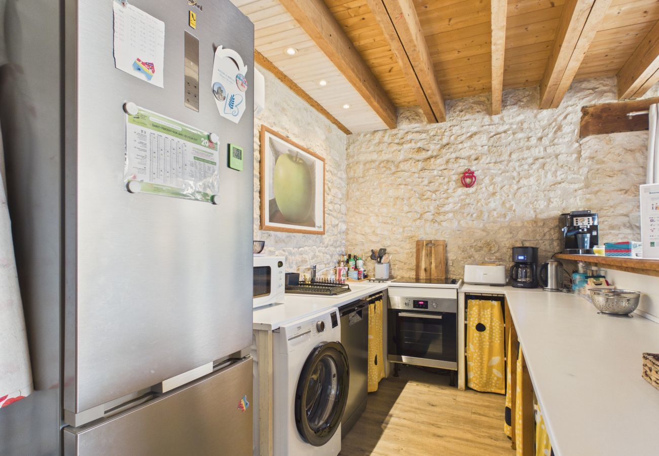 Maison à Saint-Vincent-sur-Jard - Maison en pierre pour 4 adultes/2enfants avec jardin