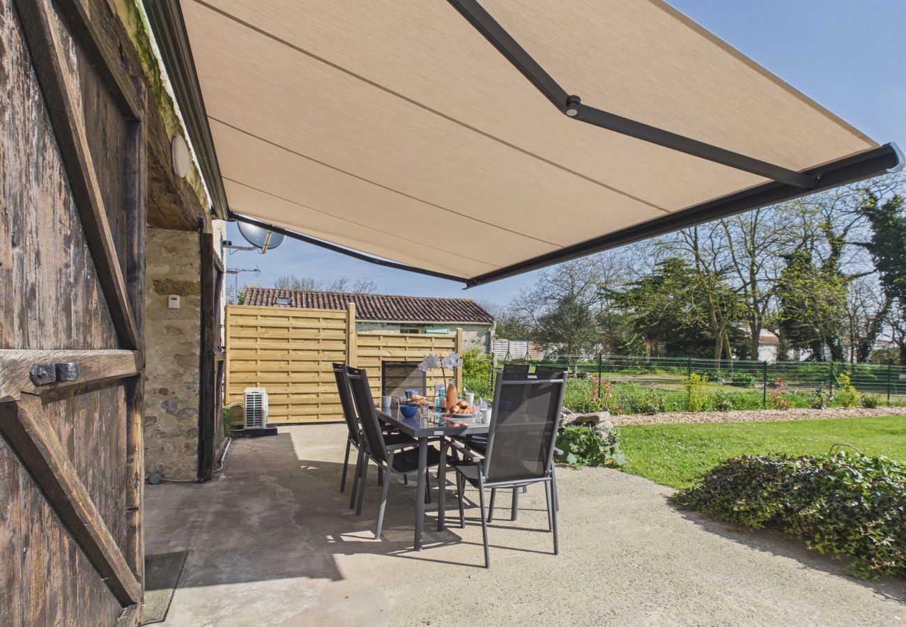 Maison à Saint-Vincent-sur-Jard - Maison en pierre pour 4 adultes/2enfants avec jardin