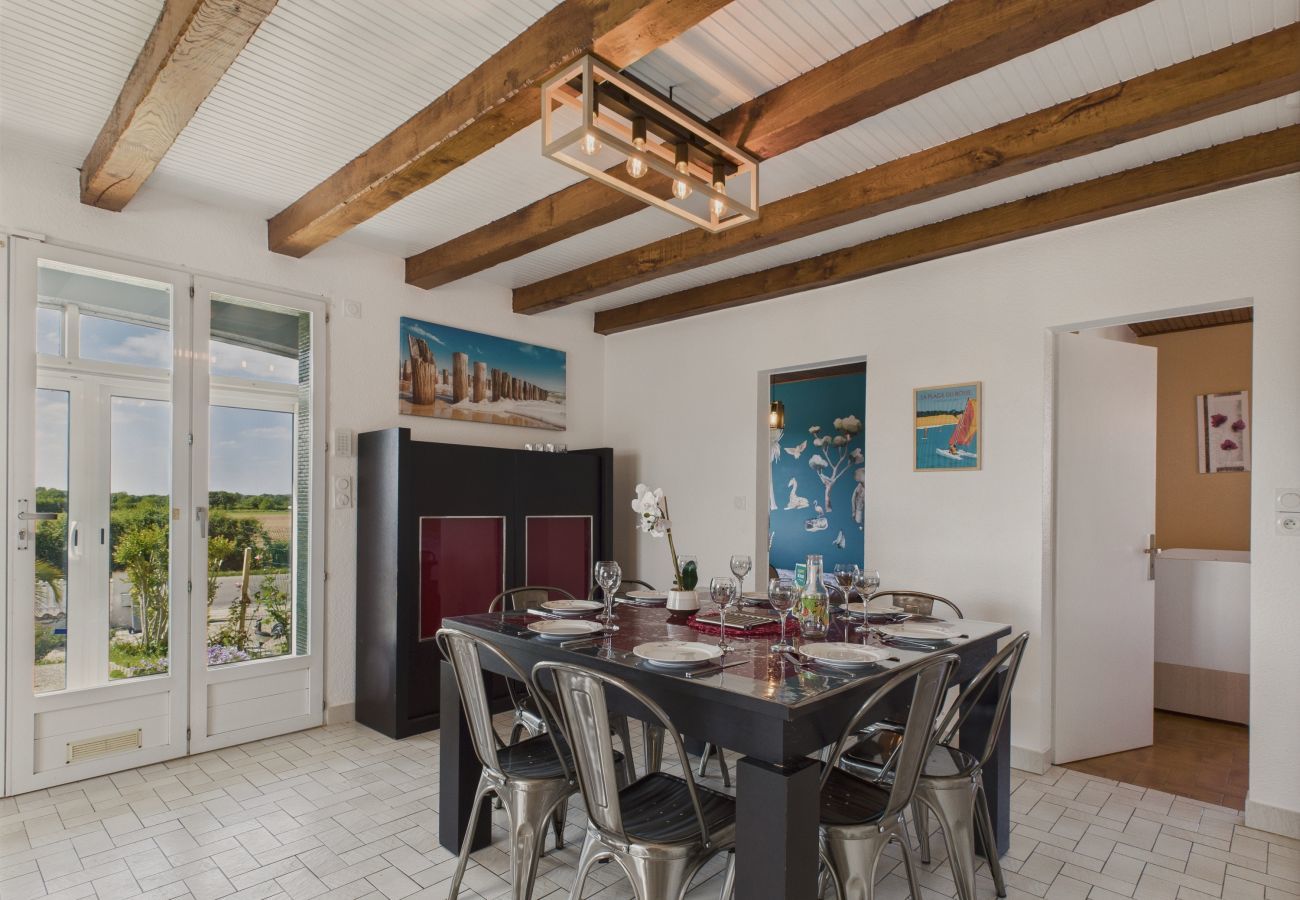 Maison à Le Bernard - Maison pour 2 adultes et 2 enfants avec jardin 