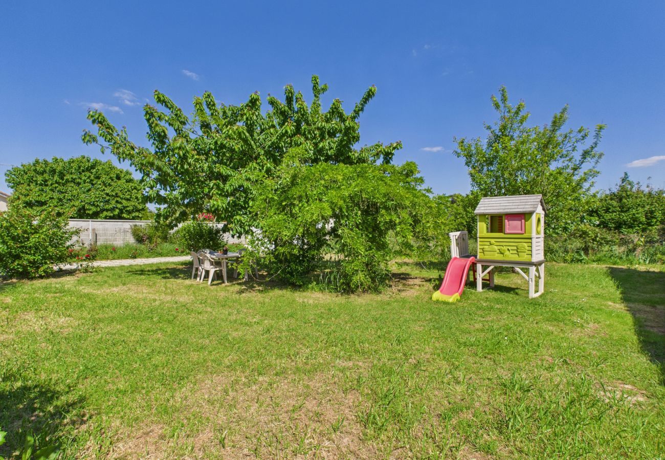 Maison à Le Bernard - Maison pour 2 adultes et 2 enfants avec jardin 