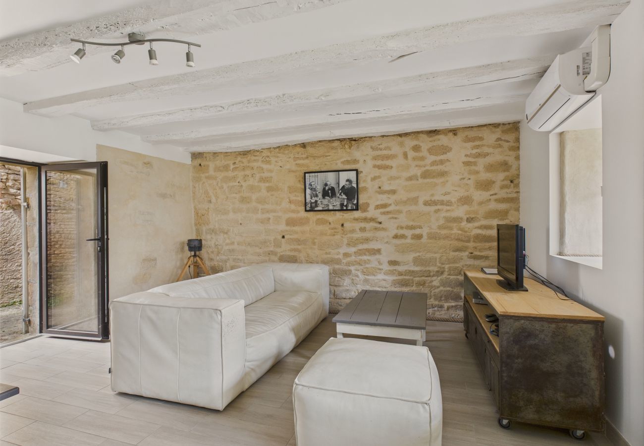 Maison à Saint-Léon-sur-Vézère - Maison pour 5 avec cour extérieure dans le centre