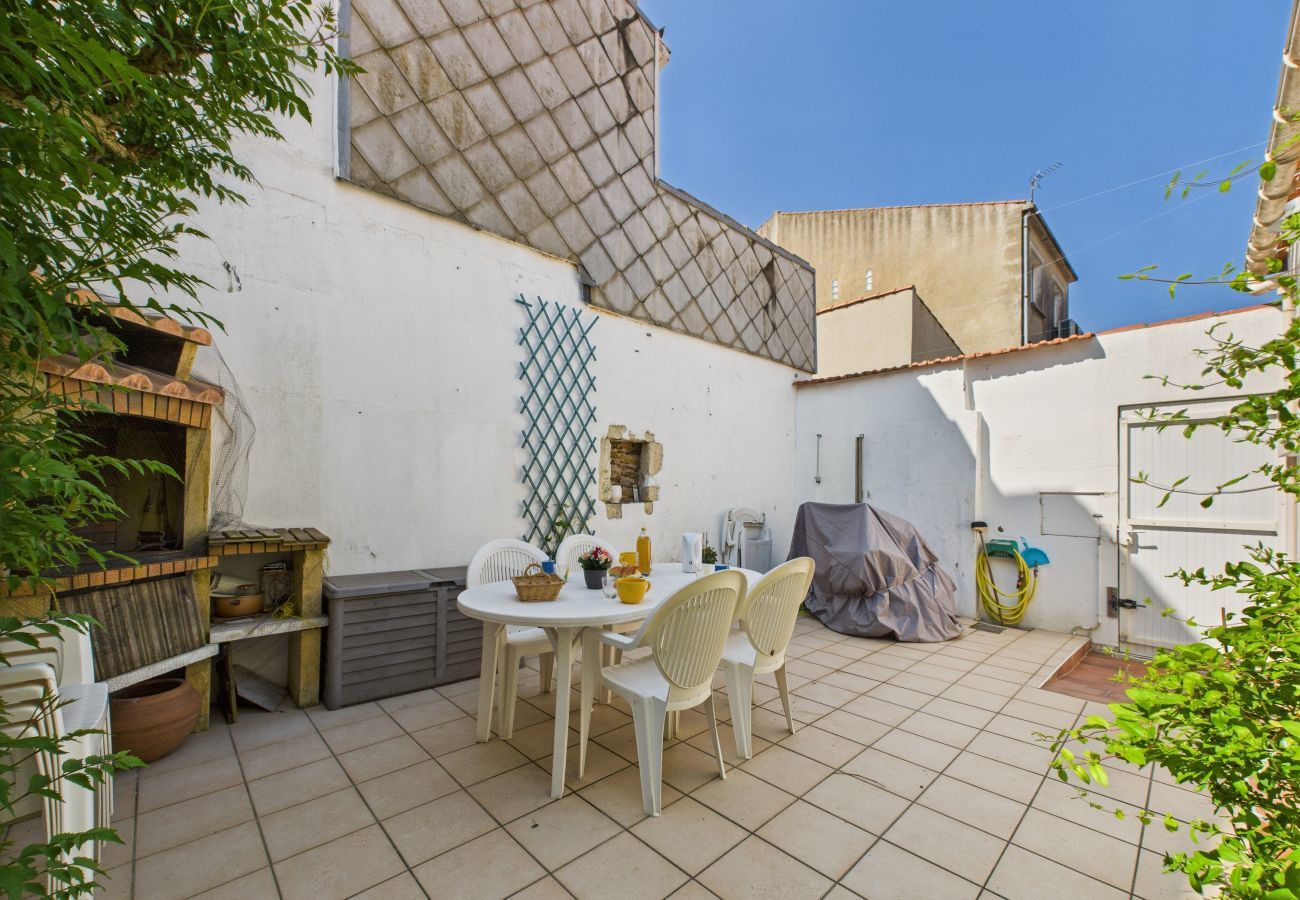 Maison à Les Sables-d´Olonne - Plein centre pour 5 avec cour intérieur - 200m mer