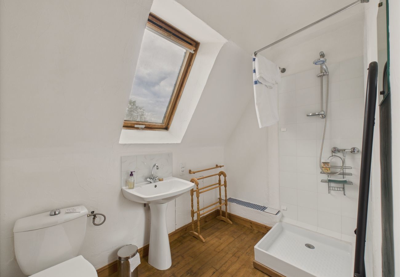 Maison à Montignac - Gîte mitoyen, 4 adultes 1 enfant, piscine commune