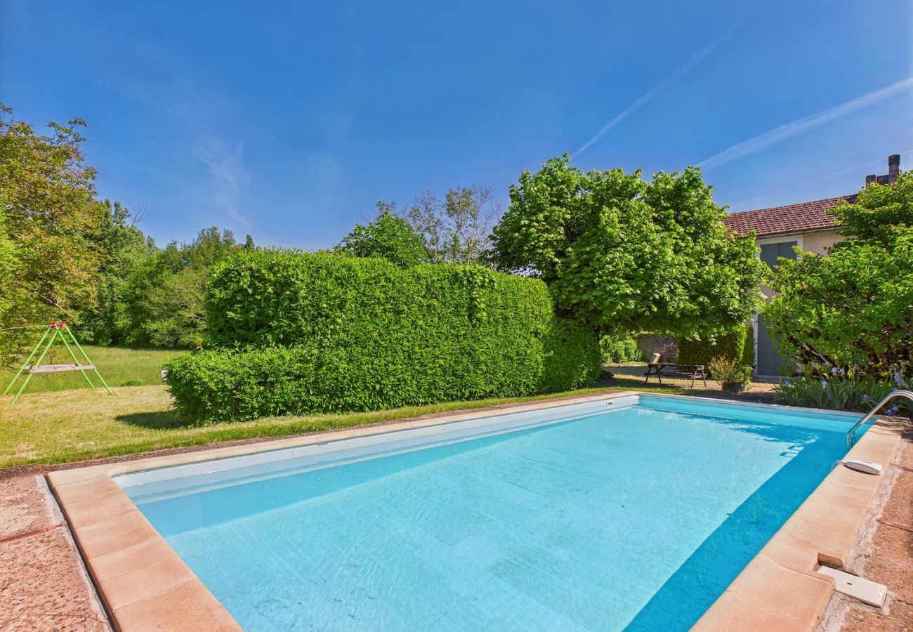 Maison à Montignac - Gîte mitoyen, 4 adultes 1 enfant, piscine commune
