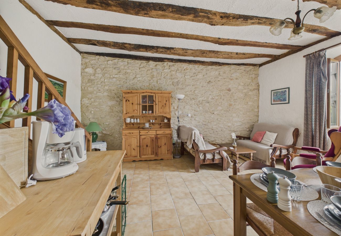 Maison à Montignac - Gîte mitoyen -  piscine commune - 4 personnes