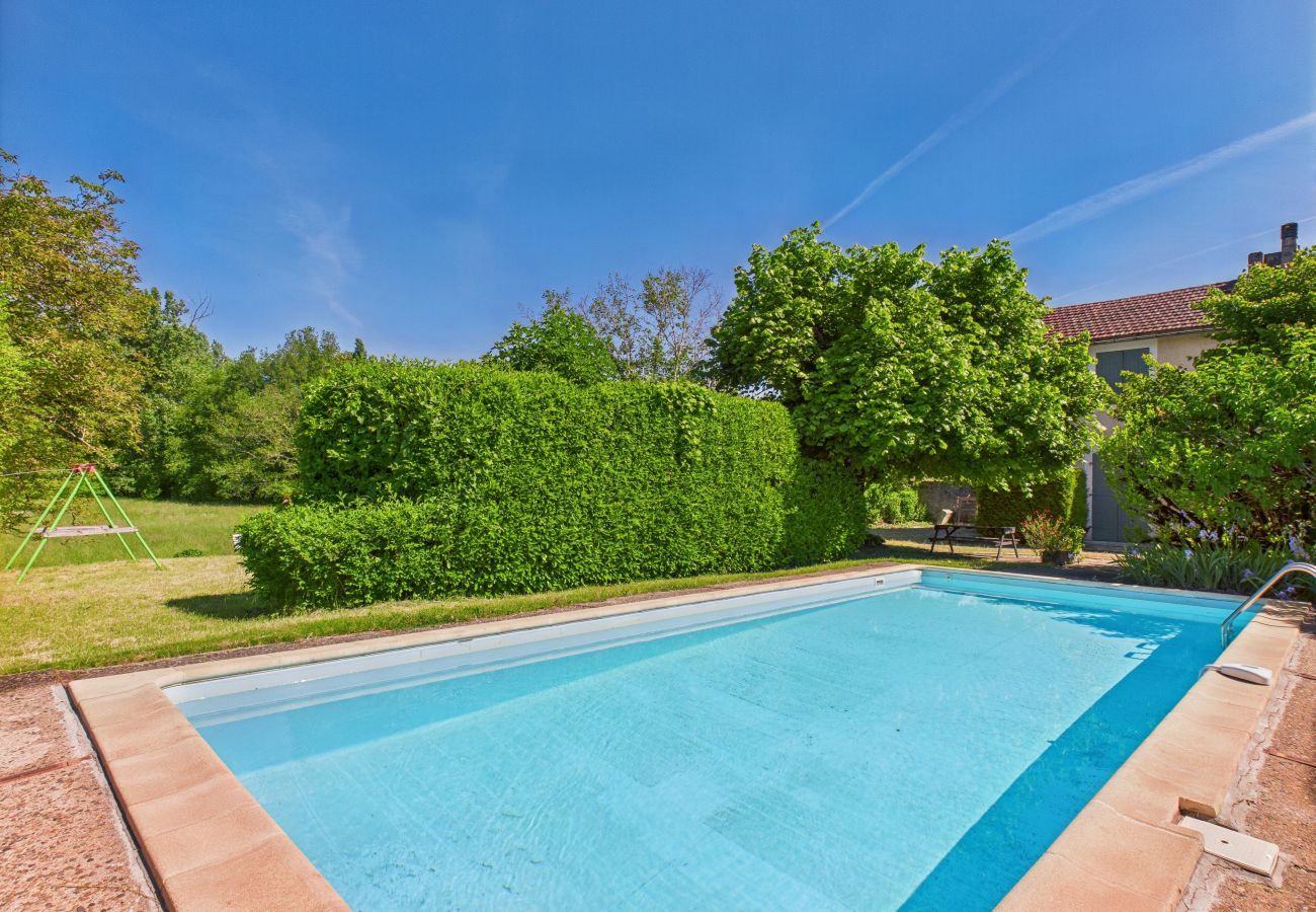 Maison à Montignac - Gîte mitoyen pour 4 - piscine commune - jardin