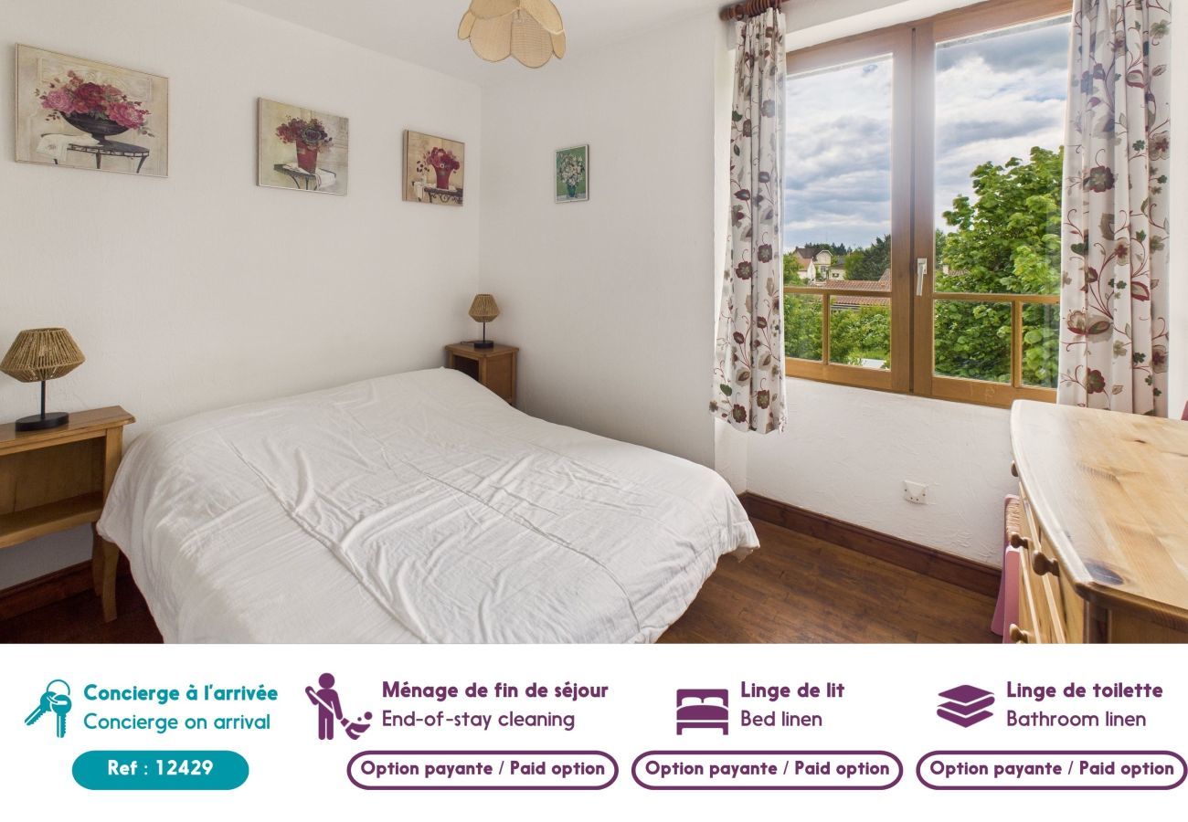Maison à Montignac - Gîte mitoyen pour 4 - piscine commune - jardin