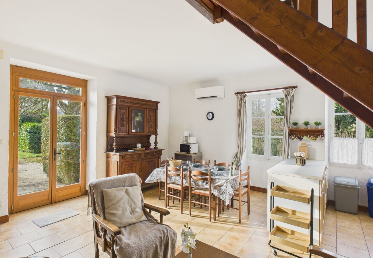 Maison à Montignac - Gîte mitoyen pour 4 - piscine commune - jardin