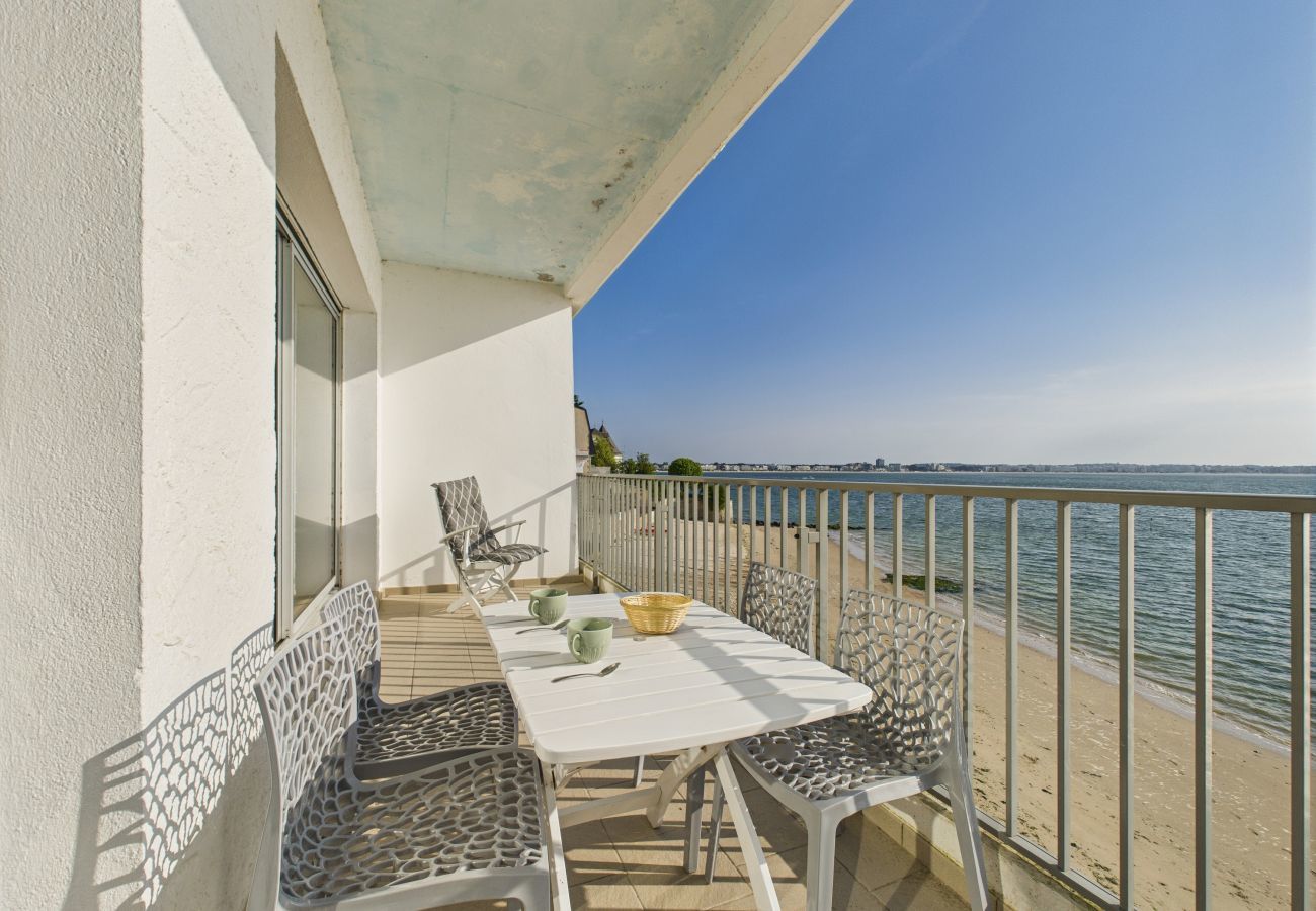 Appartement à Le Pouliguen - Balcon face à l'océan pour 4 - accès direct plage
