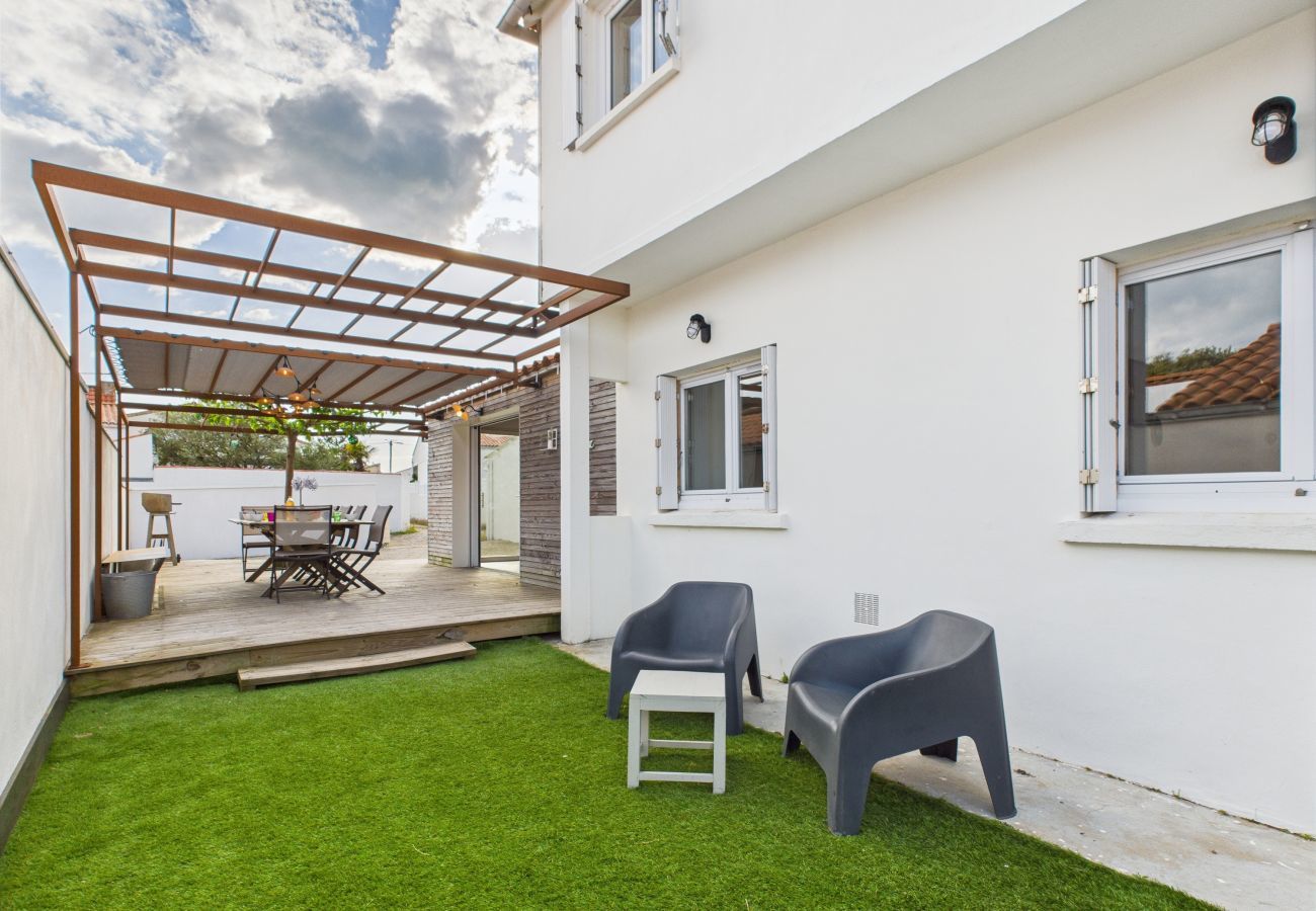 Maison à Les Sables-d´Olonne - Maison pour 10 entièrement rénové - terrasse 