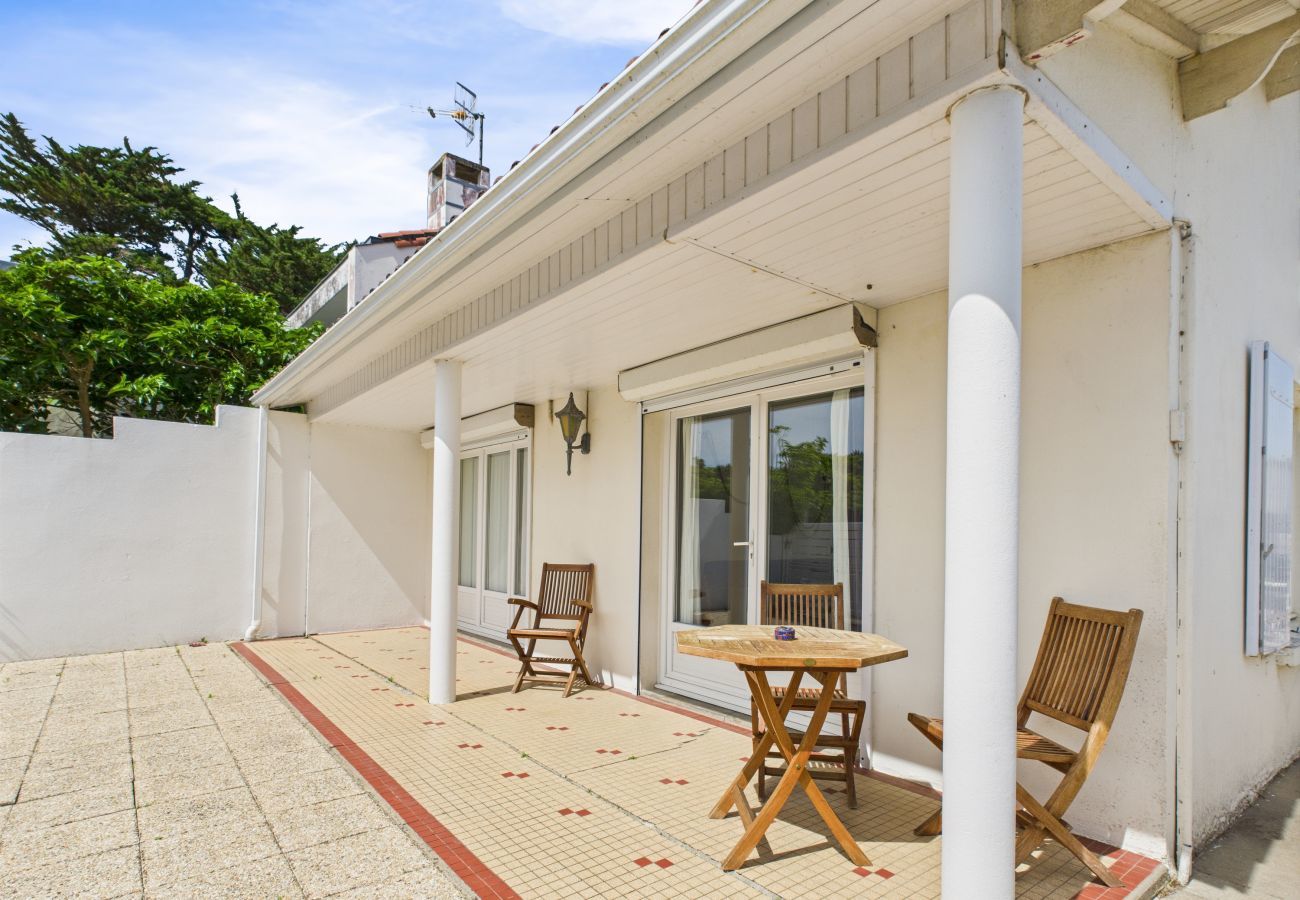Maison à L'Aiguillon-la-Presqu'île - 200m plage - grande terrasse pour 4 personnes
