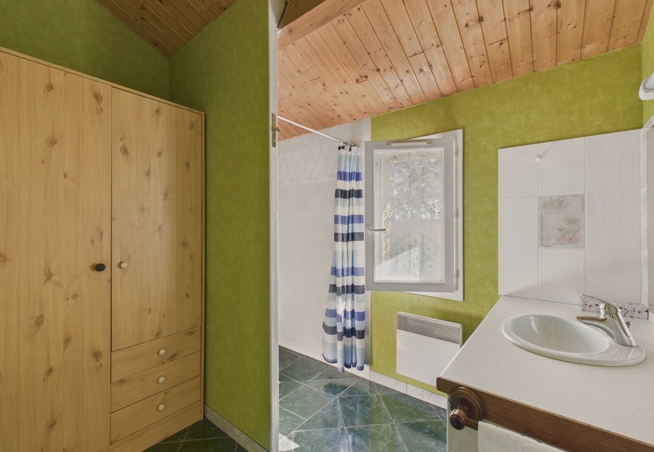 Chalet à Salignac-Eyvigues - Gîte La Brousse 1 - piscine - pour 5 avec jardin 