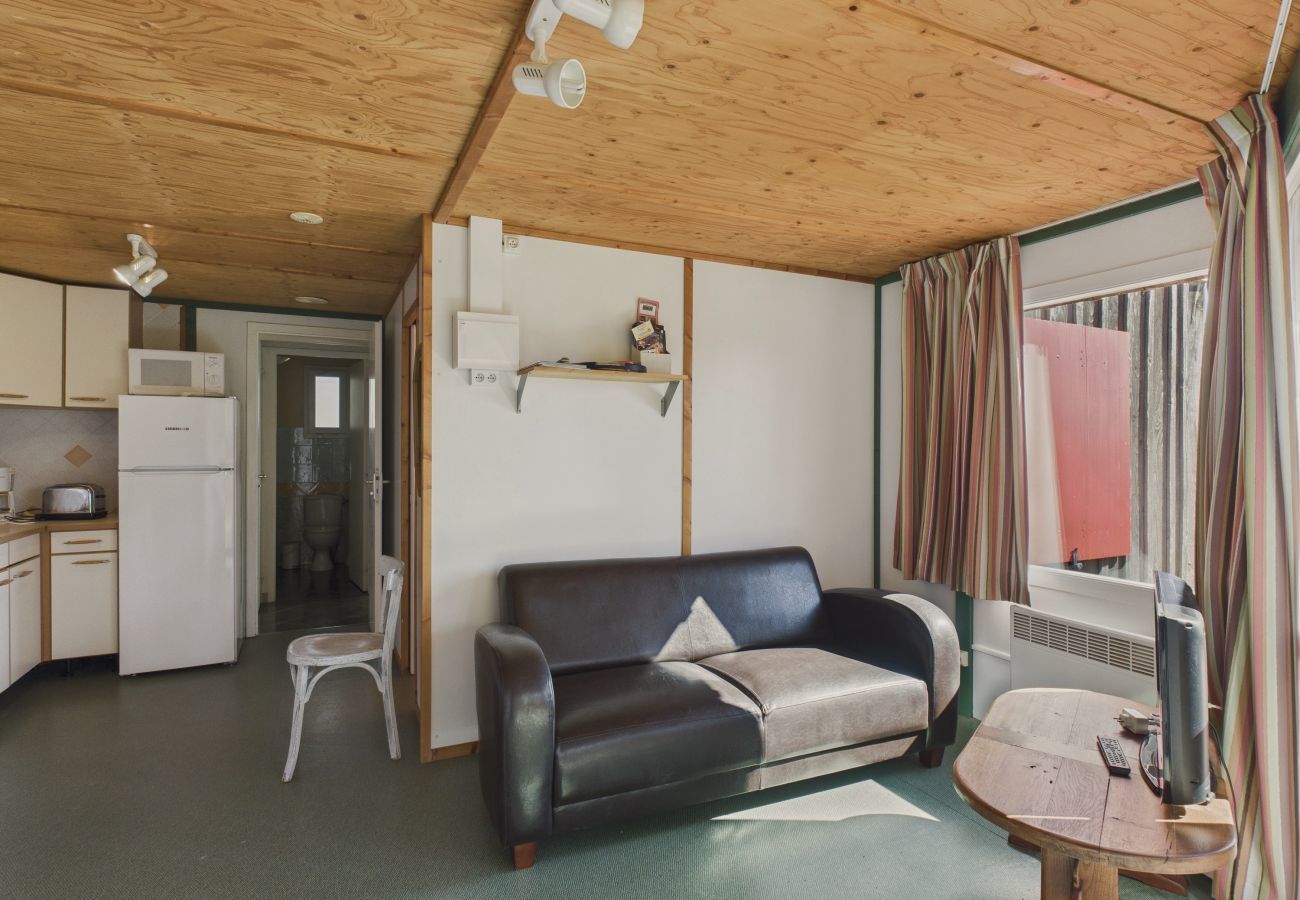 Chalet à Salignac-Eyvigues - Gîte La Brousse 1 - piscine - pour 5 avec jardin 